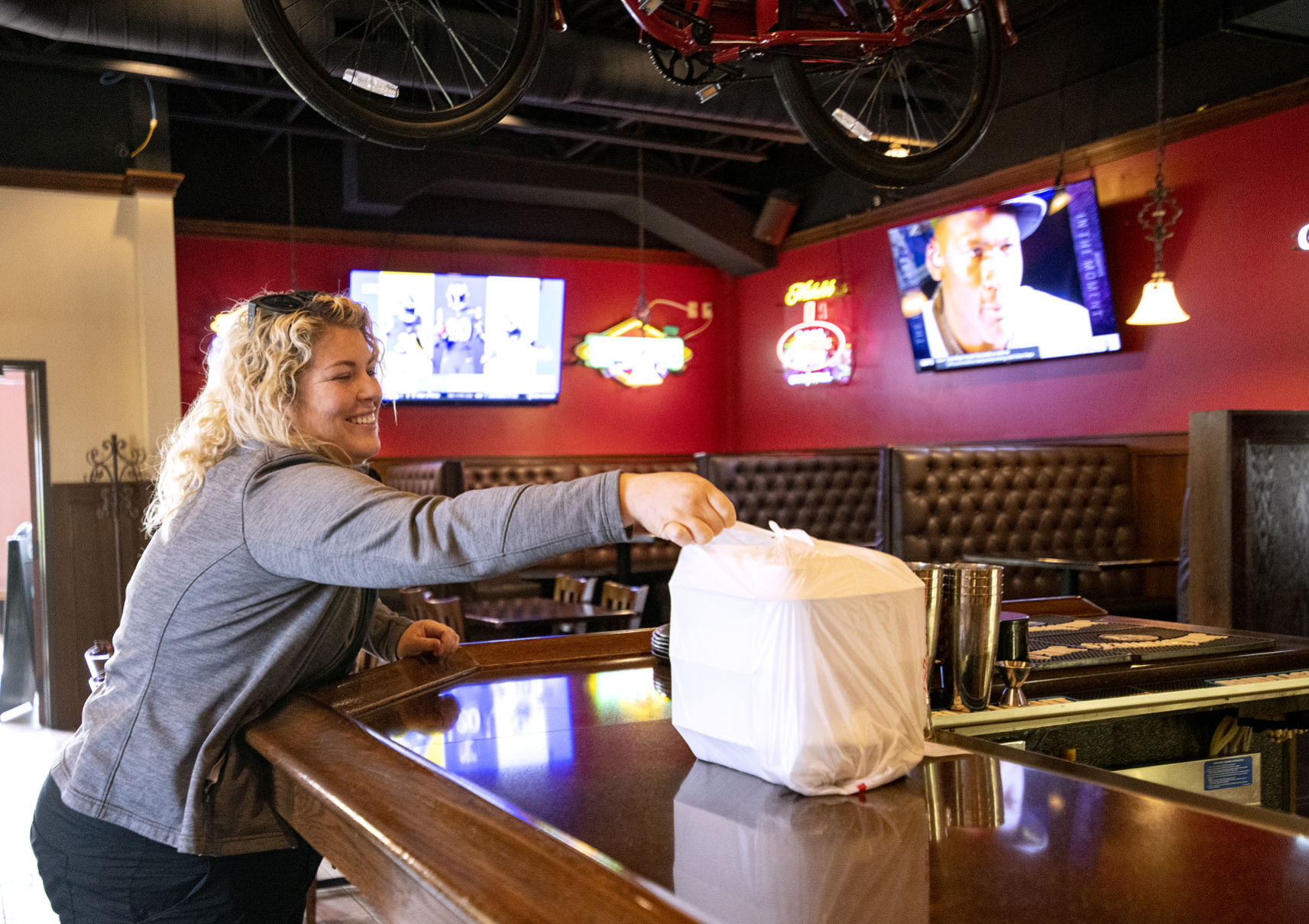 Restaurants reopen in Le Mars after COVID-19